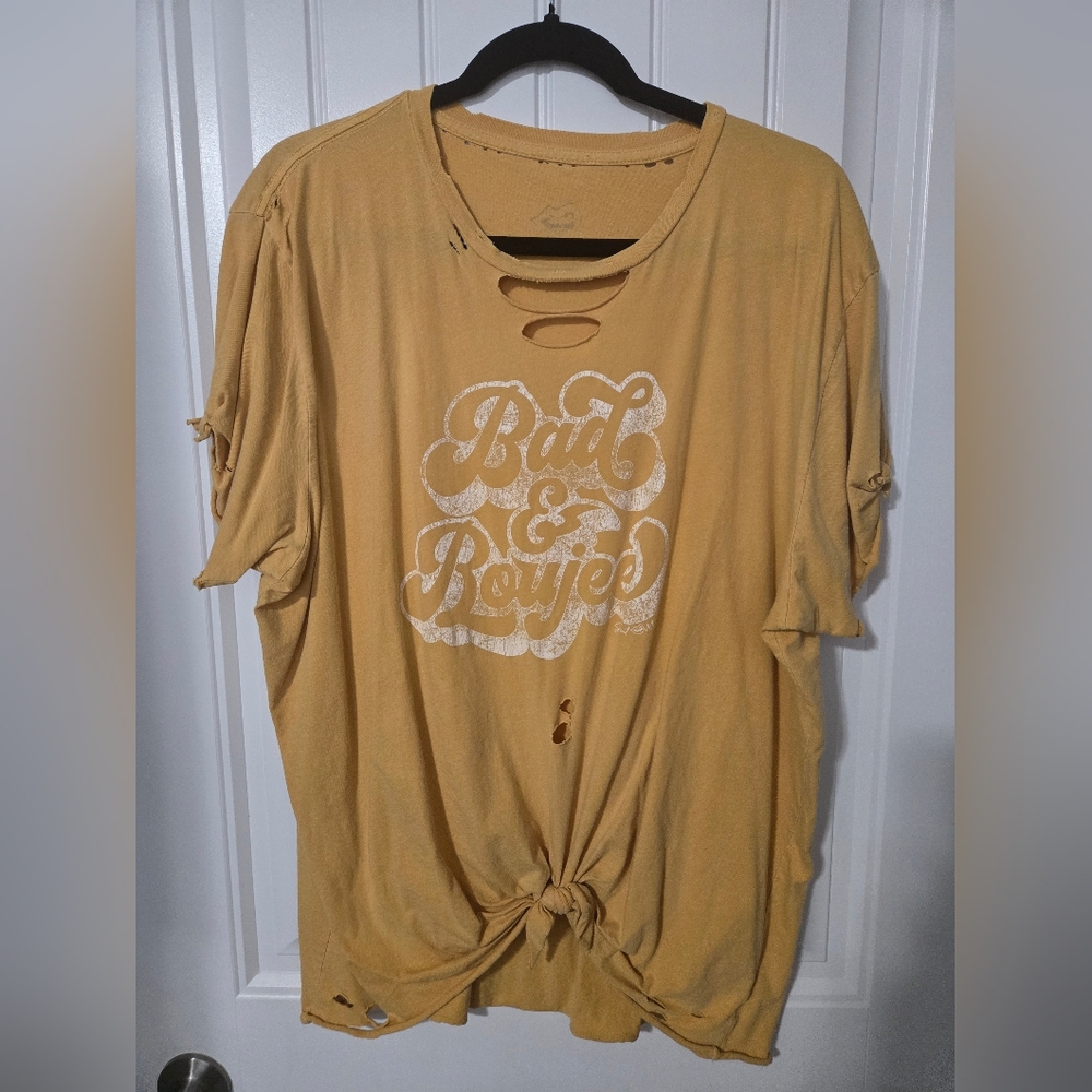 Bad & Boujee Distressed Women's Tee Size 2XL